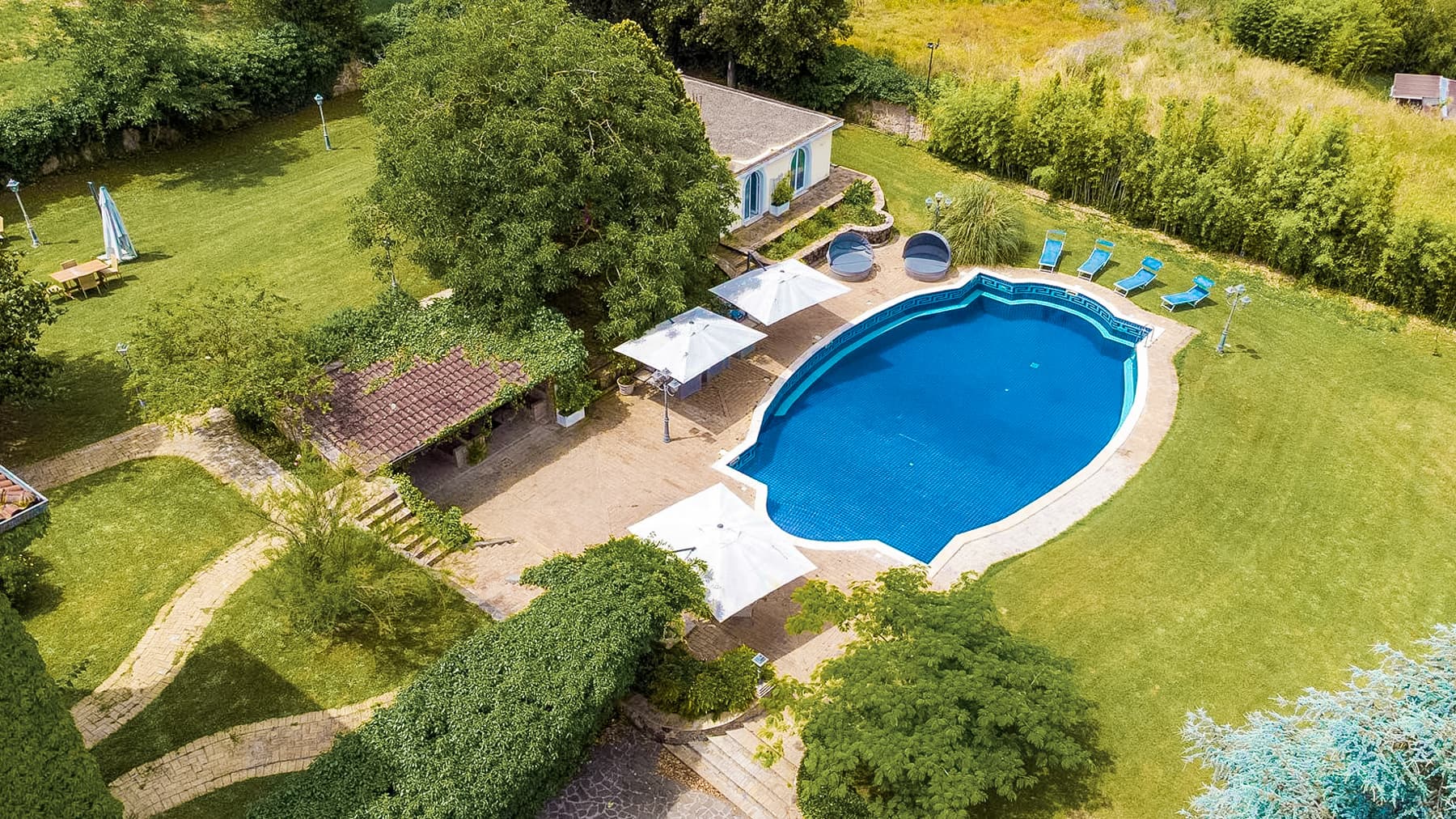 Villa esclusiva a Roma Nord, bellezza nel Parco di Veio