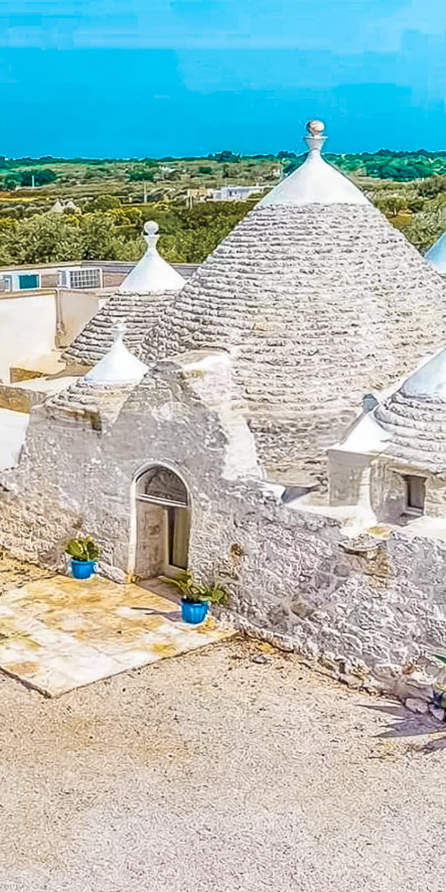 Villa con Piscina e Uliveto a Ceglie Messapica, Puglia