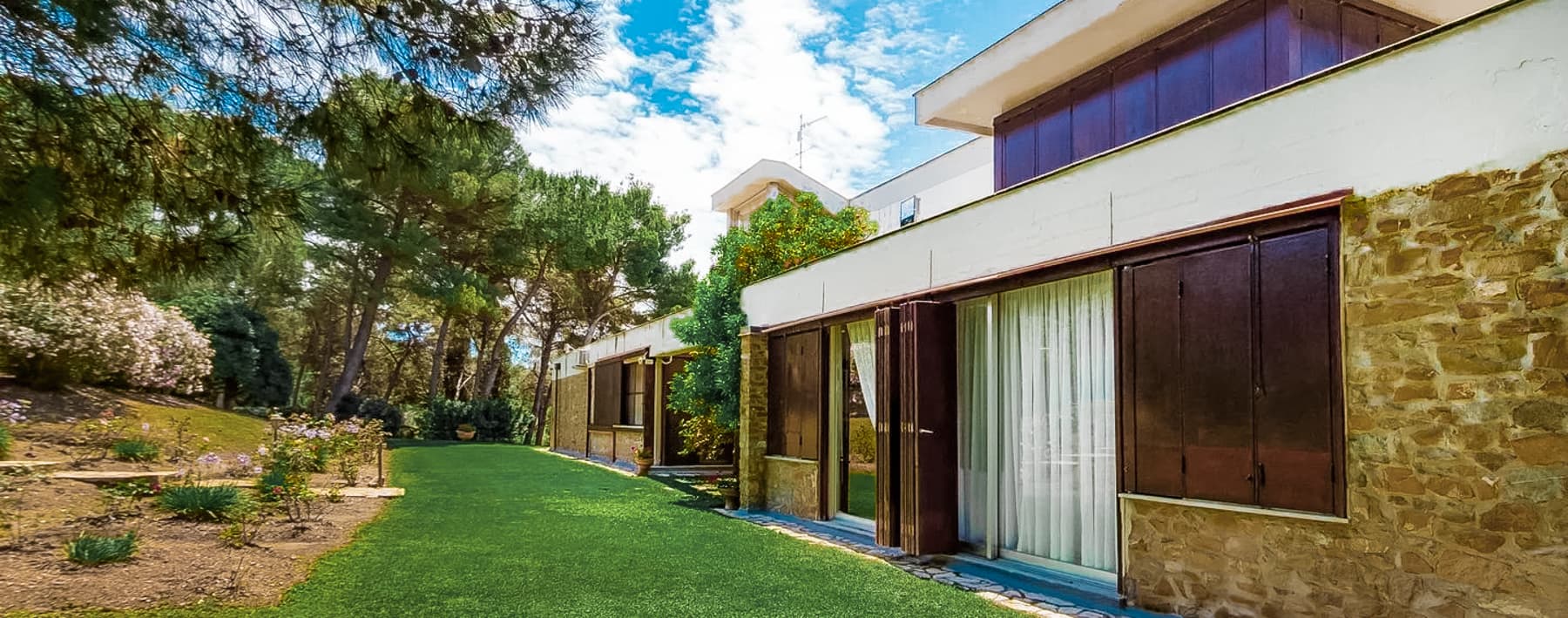 Elegant Villa with Sea Views in Tuscany, Piombino