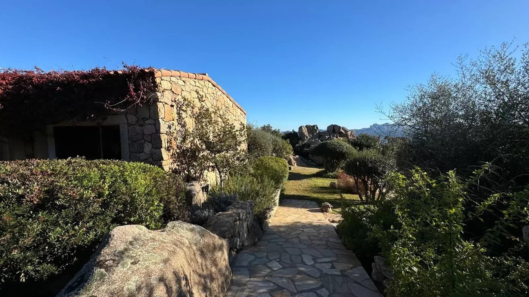 Elegant Sardinian Villa with Pool Near Cannigione