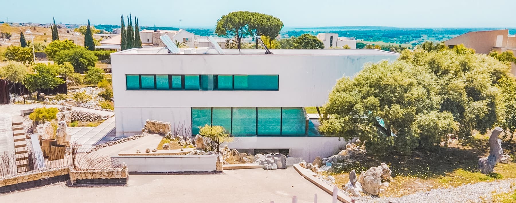 Villa esclusiva incastonata nella roccia a Siracusa