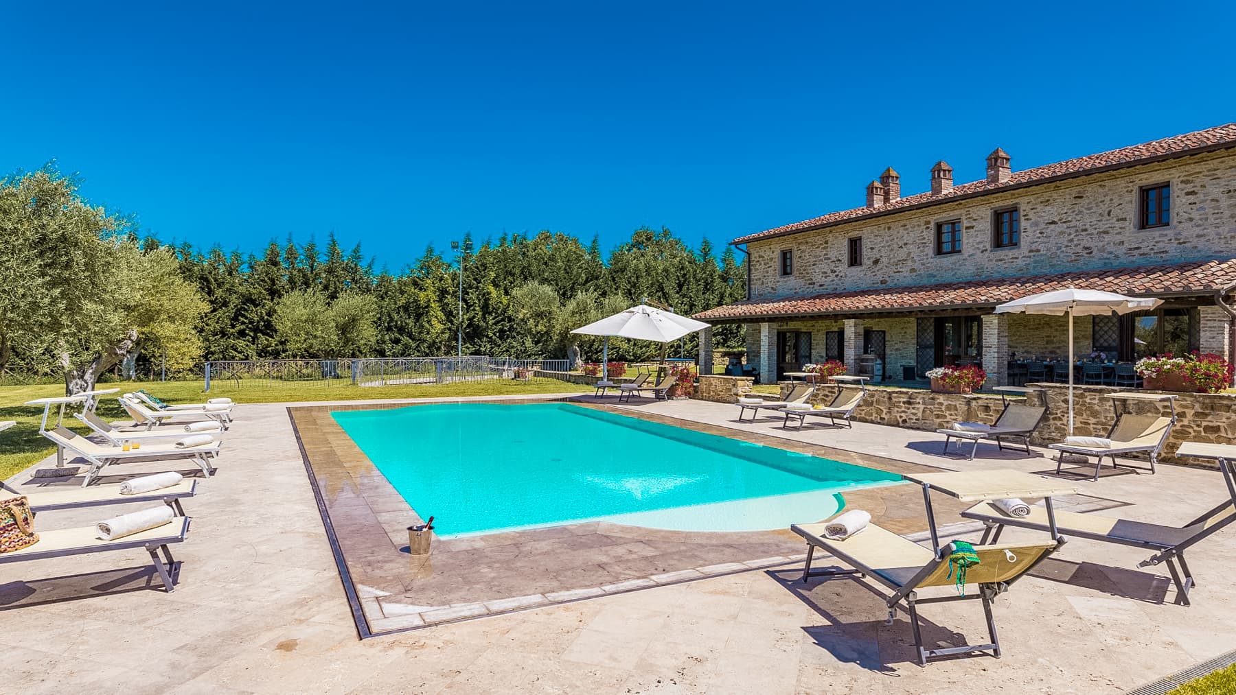 Casale esclusivo sul Lago Trasimeno, Umbria, 315 mq