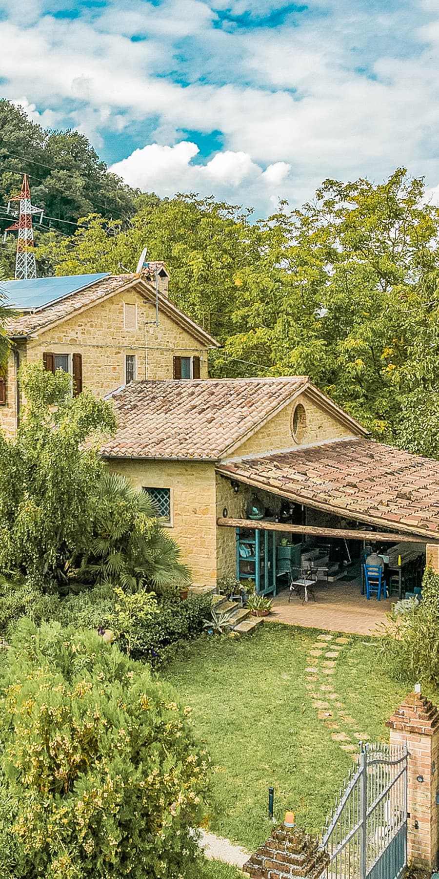 Casale con Piscina a Serra San Quirico, 350 mq di Charme