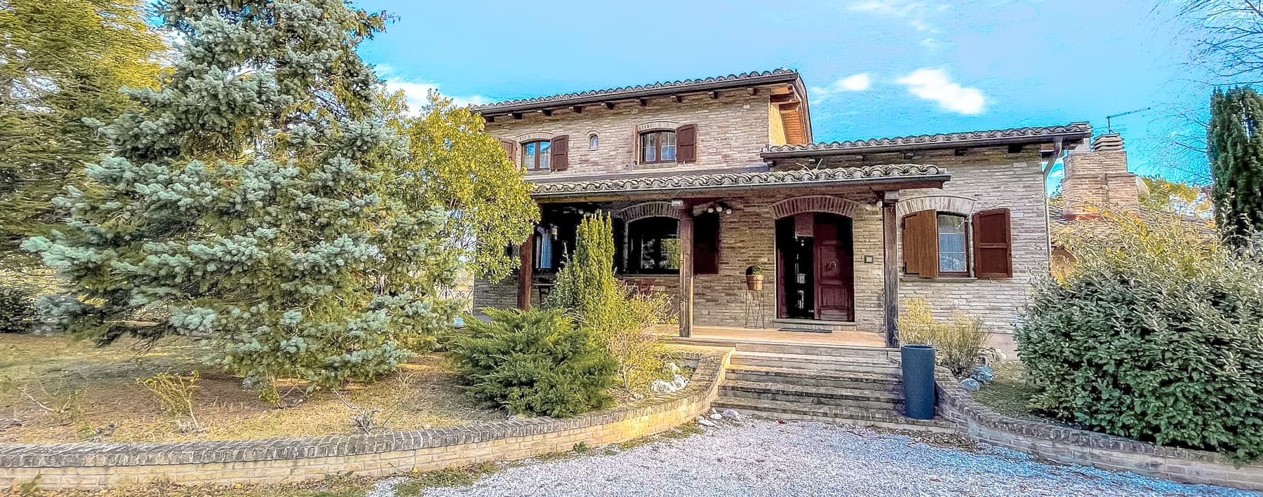 Villa con piscina e vista montagne a Cagli, Marche