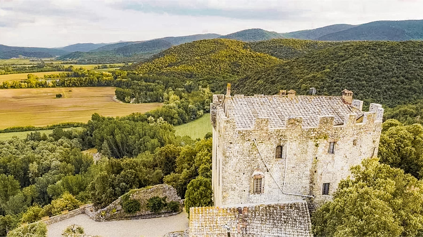 Palazzo storico a Sovicille, cuore della Toscana