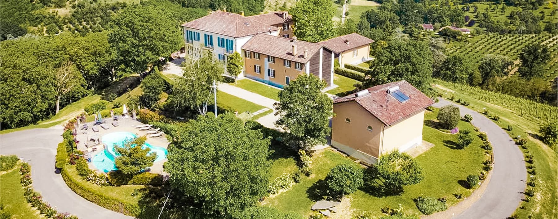 Villa storica con vigneti sulle colline del Monferrato