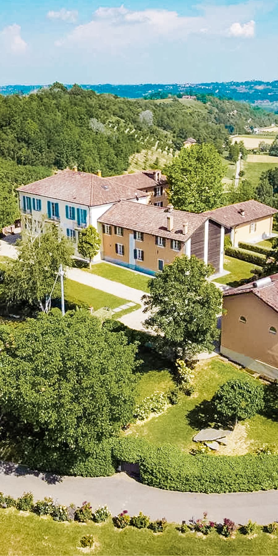 Villa storica con vigneti sulle colline del Monferrato