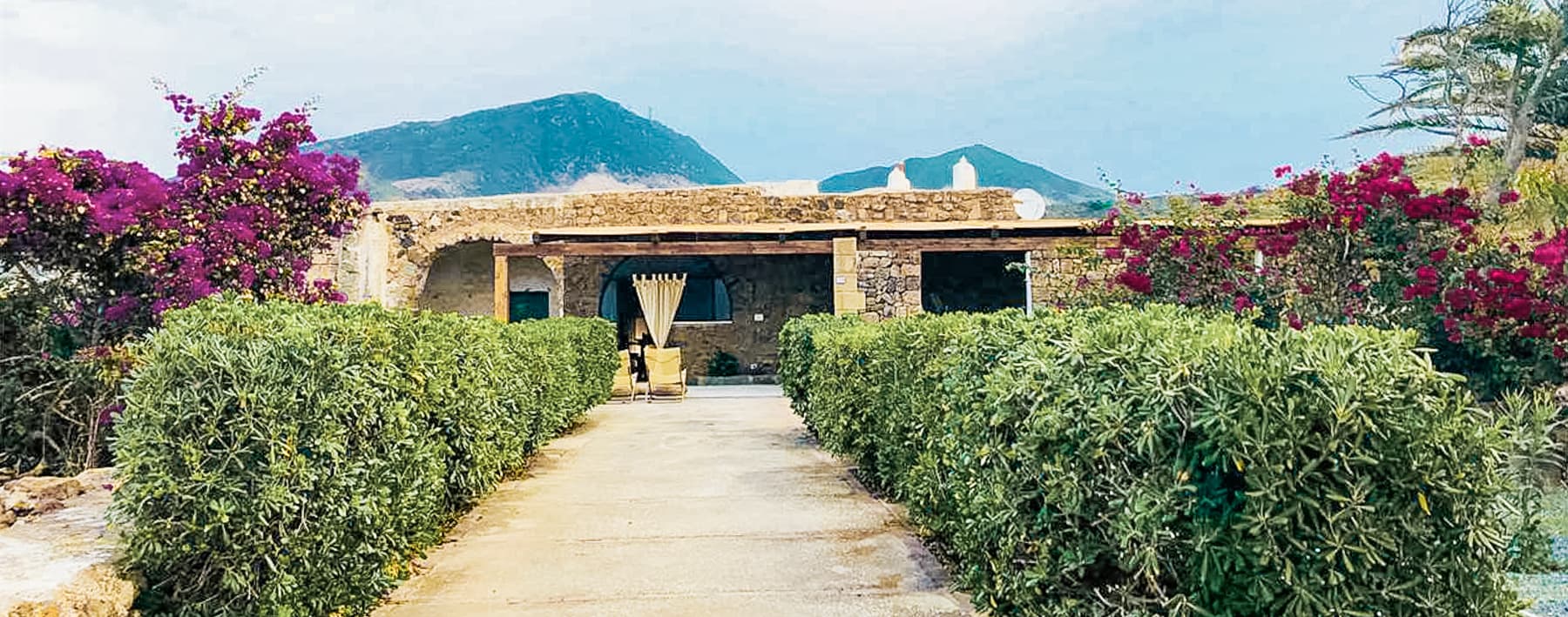 Villa con Dammusi e Terreno, Isola di Pantelleria