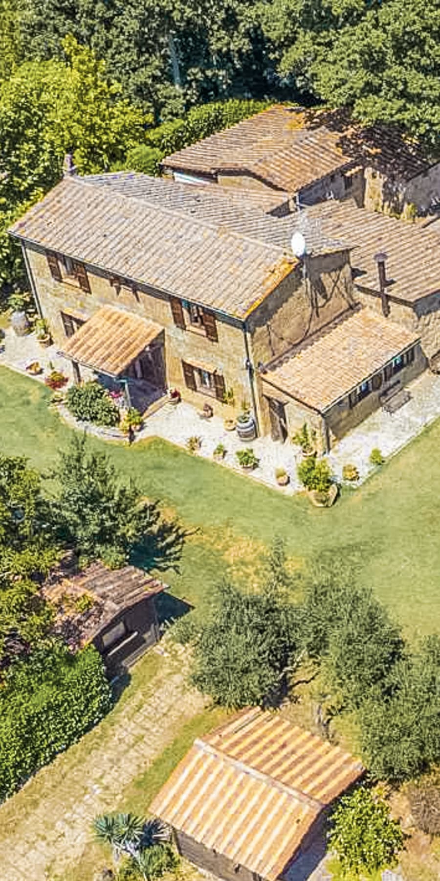 Casale con Piscina e Uliveto a Sorano, Toscana