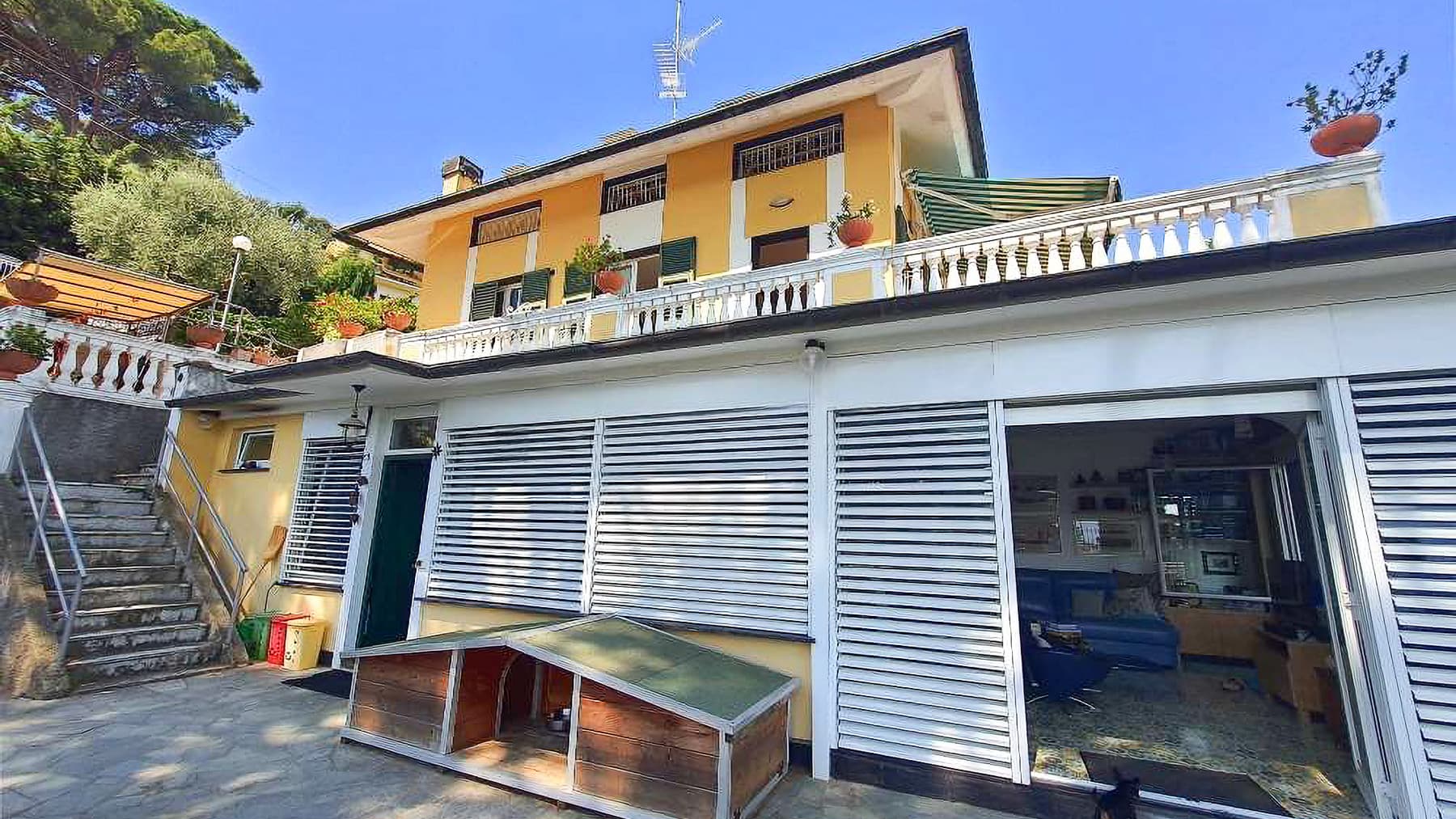 Villa con Piscina e Vista Mare a Rapallo