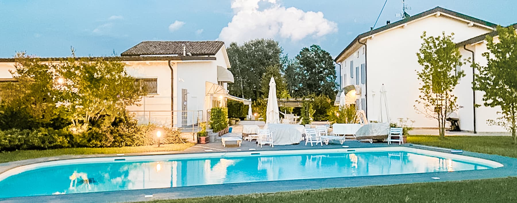 Casale di lusso con piscina nella campagna di Correggio
