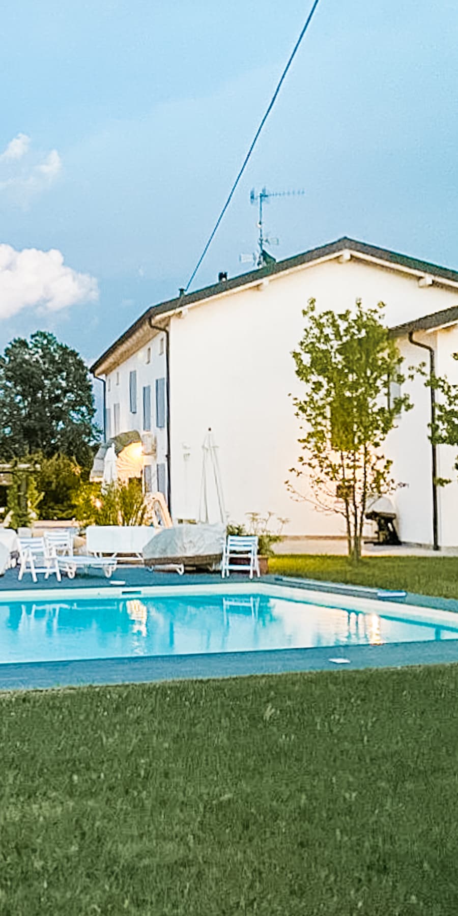 Casale di lusso con piscina nella campagna di Correggio