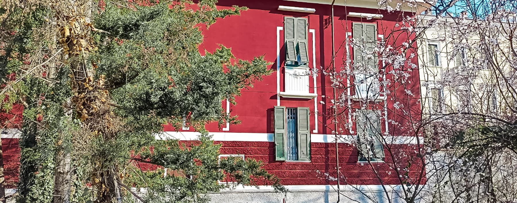Villa storica con giardino nel centro di Carrara