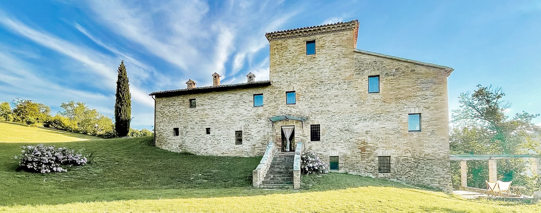 Casale storico del '500 a 10 km da Urbino, 600 mq di charme