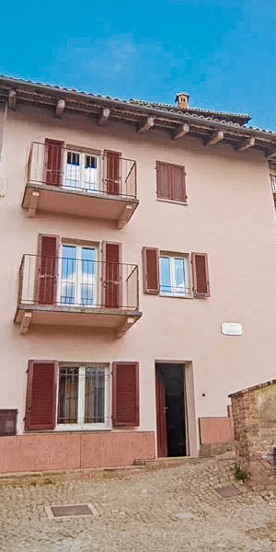 Casale storico nel cuore di Monforte d'Alba