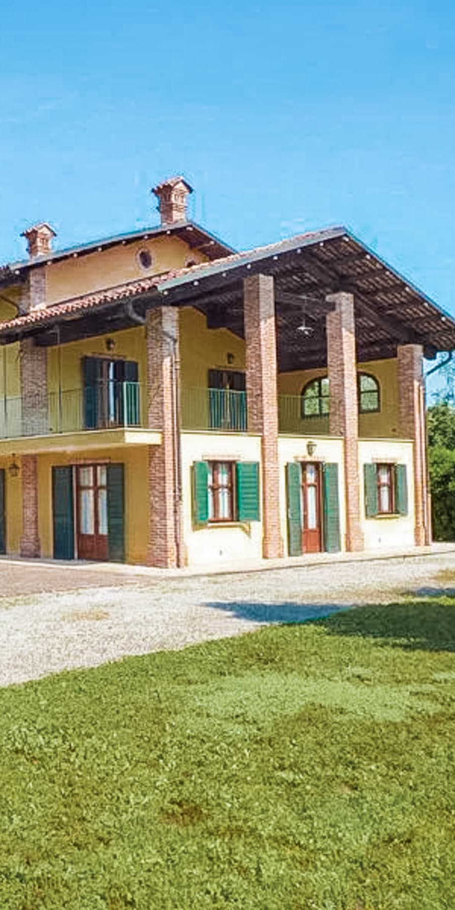 Casale con parco a Narzole, cuore delle Langhe