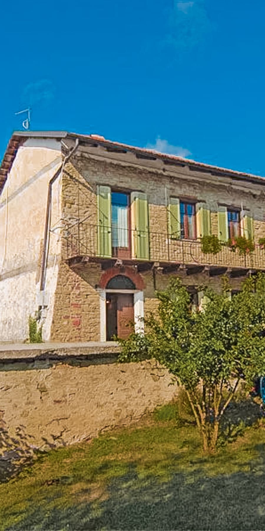 Casale con Glamping nella Valle Belbo, Bosia