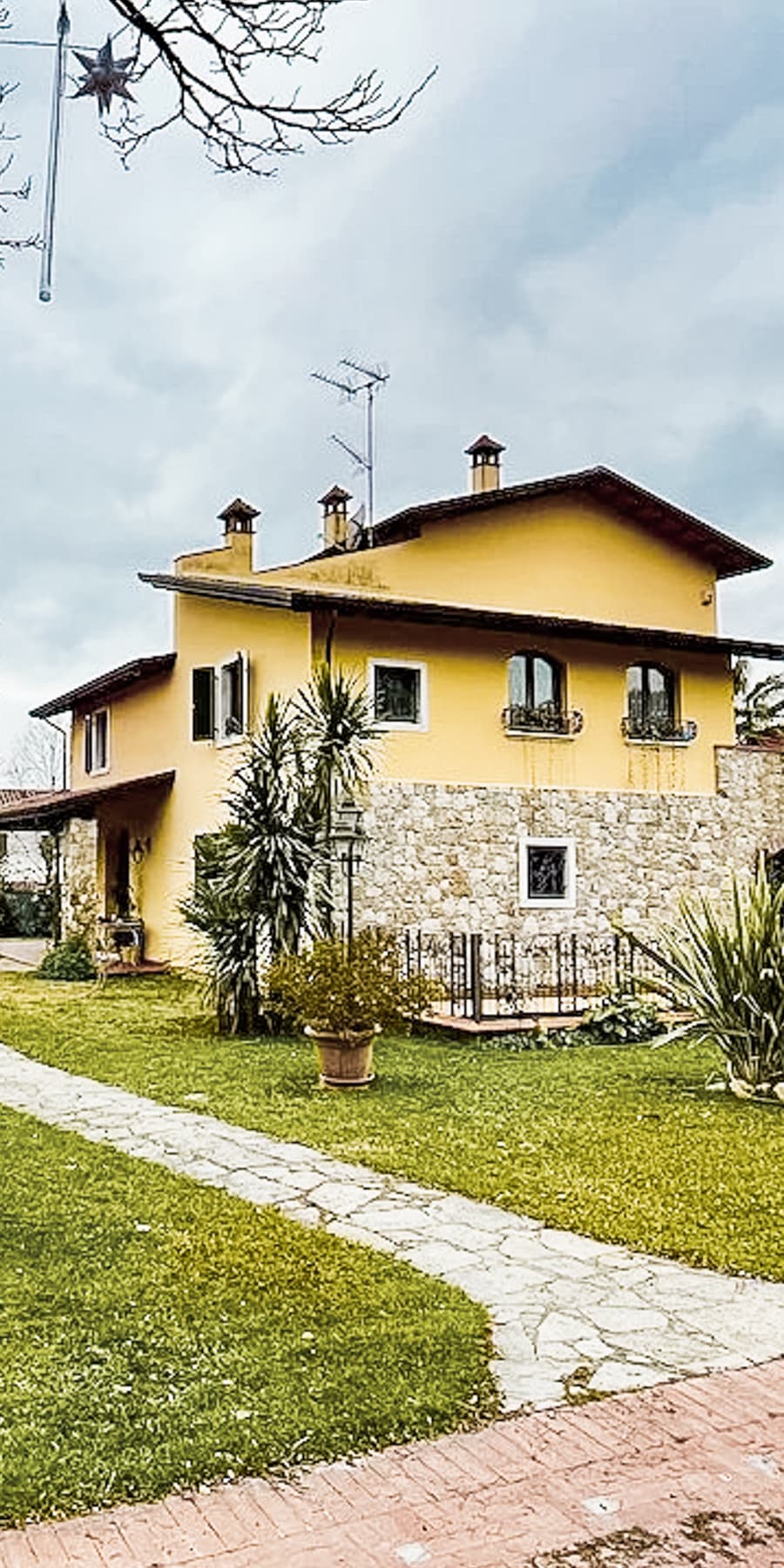 Villa con vista mare e colline a Luni, Liguria