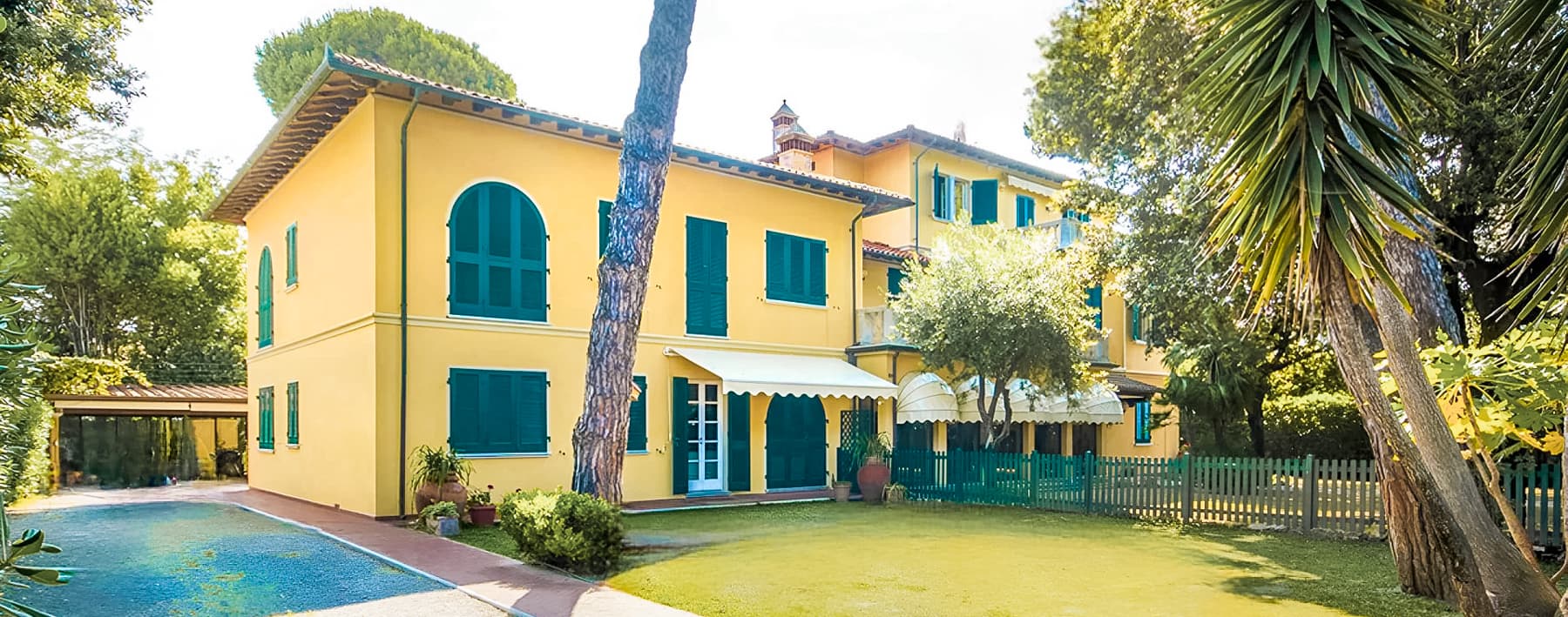 Villa storica fronte mare a Pietrasanta, Versilia