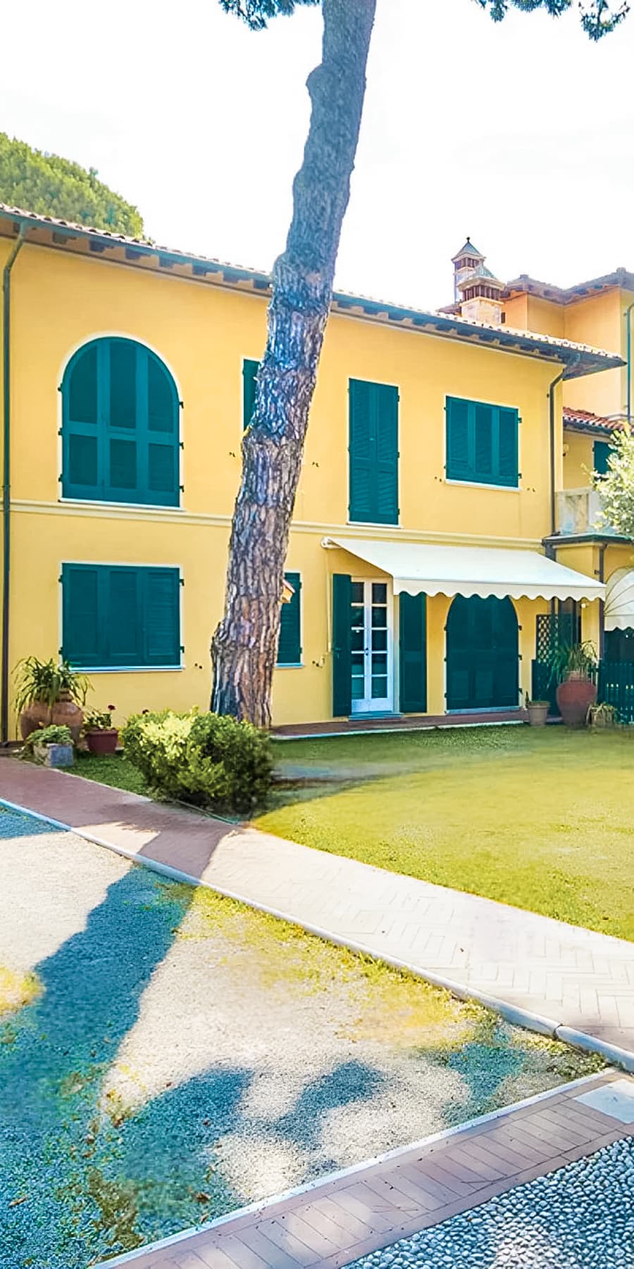 Villa storica fronte mare a Pietrasanta, Versilia
