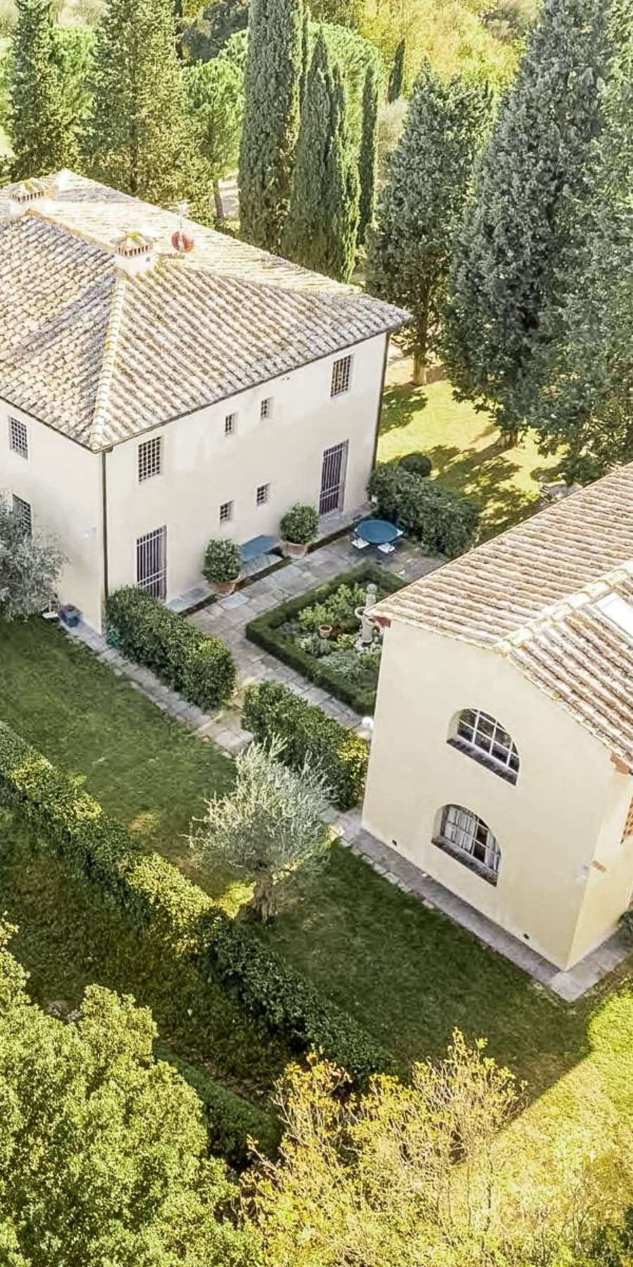 Casale esclusivo con piscina nella campagna di Pisa