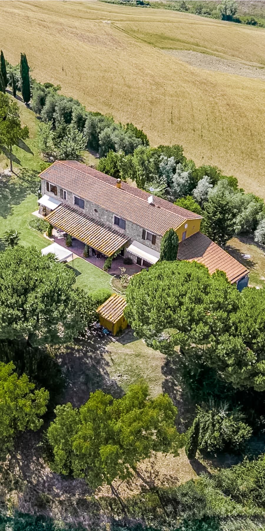 Casale storico a Fauglia, nel cuore della Toscana