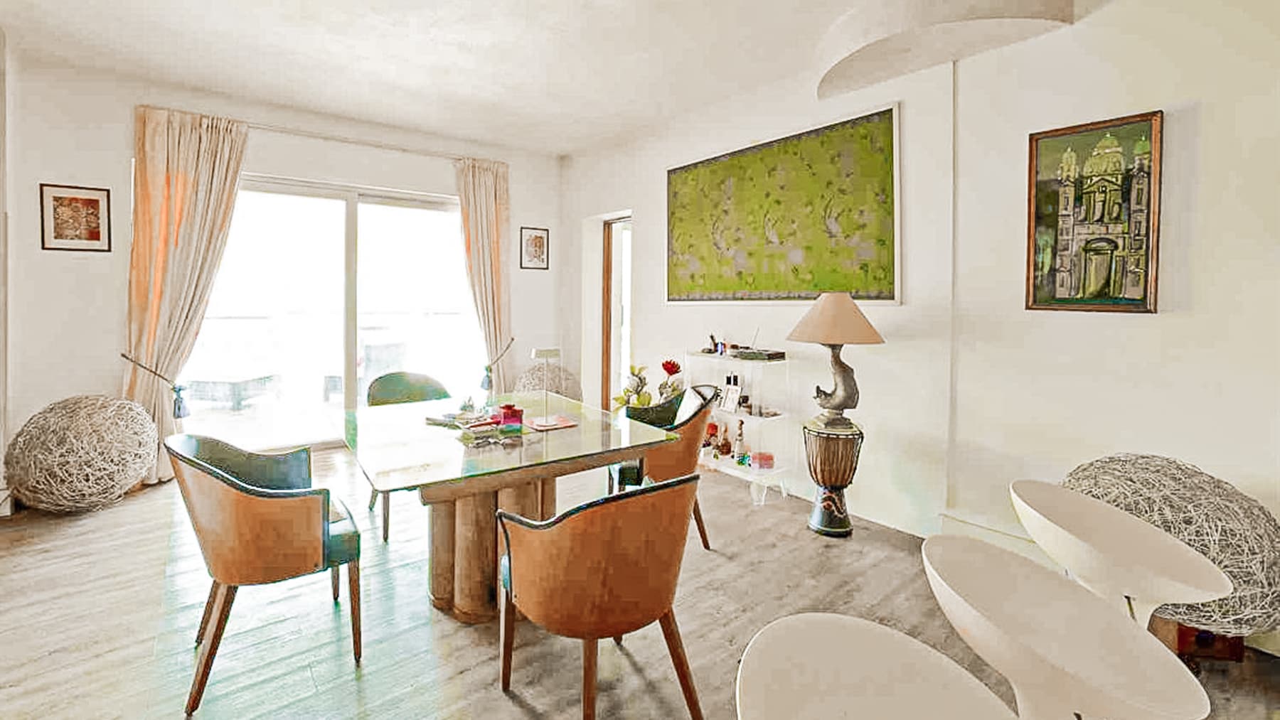 Villa moderna con vista mare sulla collina di Savona
