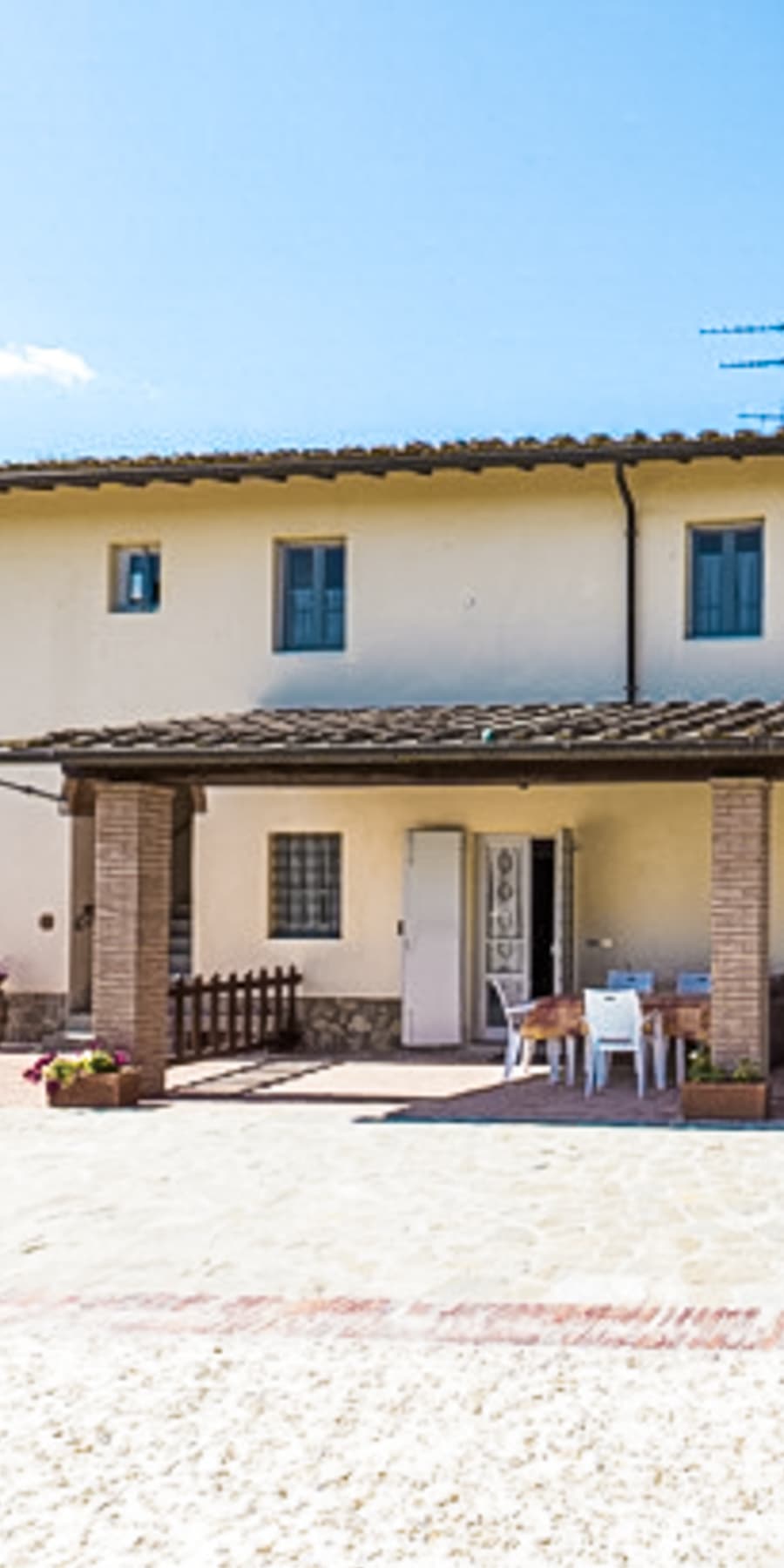 Agriturismo in Toscana con piscina e campo da tennis