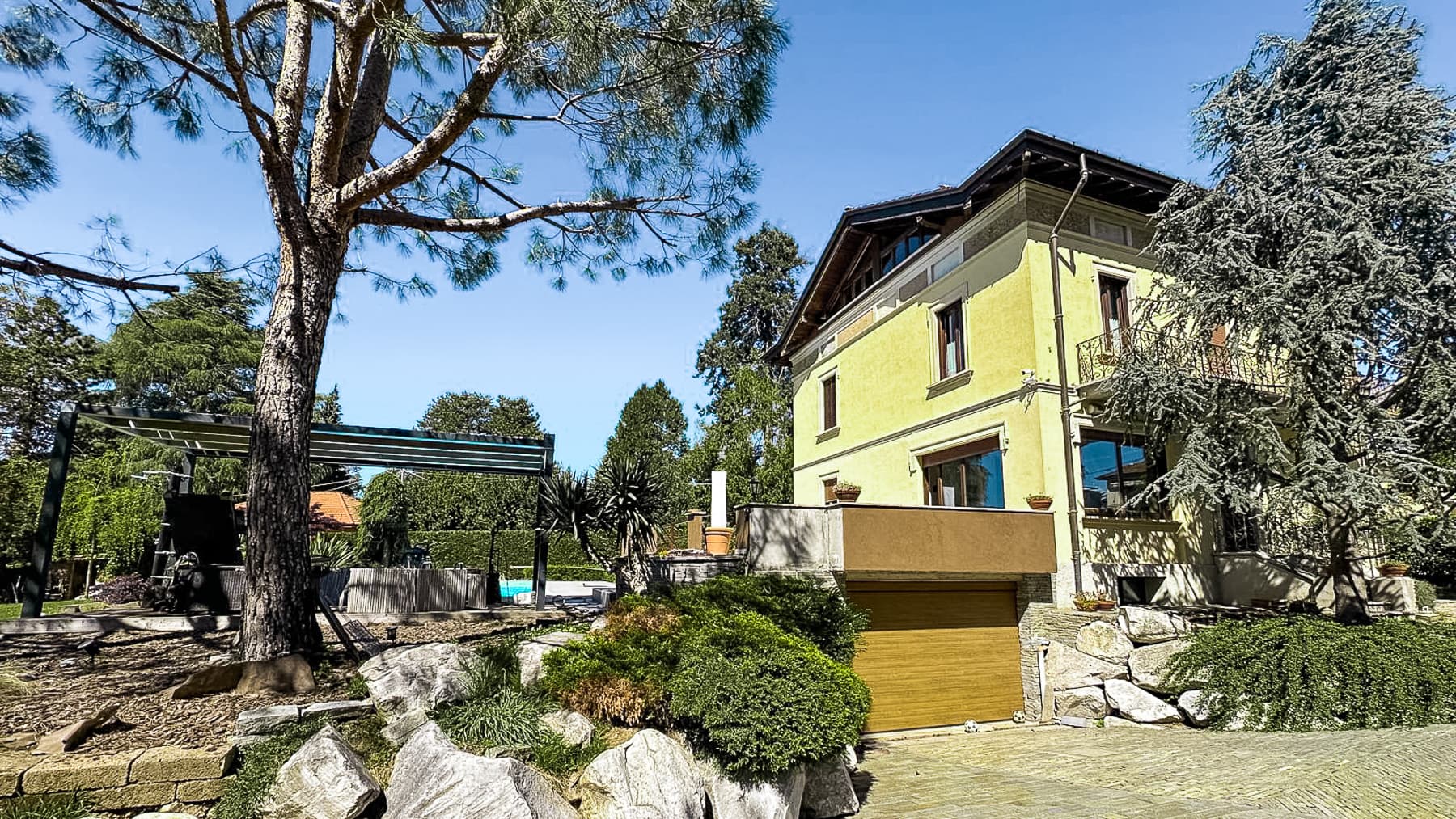 Villa elegante in vendita a Morazzone