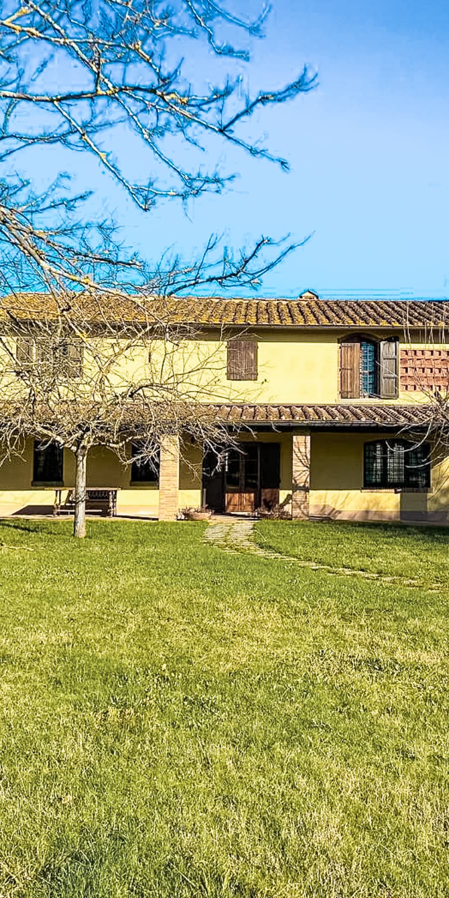 Casale elegante nel cuore della campagna toscana