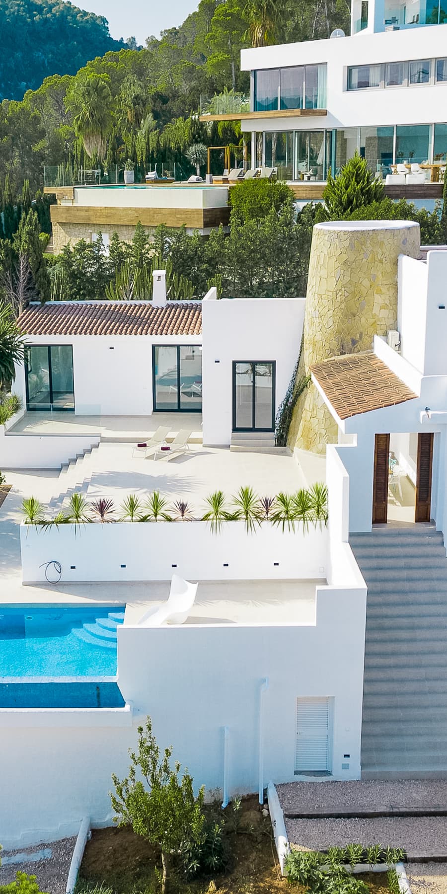 Villa con torre in pietra naturale a San José, Ibiza