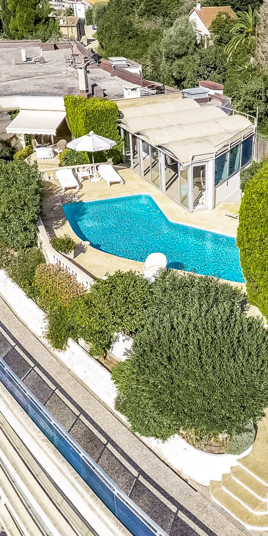 Villa di lusso con terrazza e giardino privato sul tetto