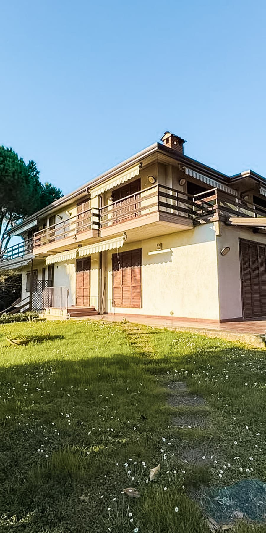 Villa a Massa: oasi di pace con parco di 3000 mq