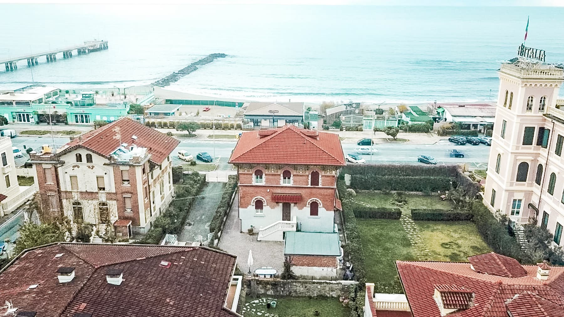 Villa storica ristrutturata a Massa, Toscana