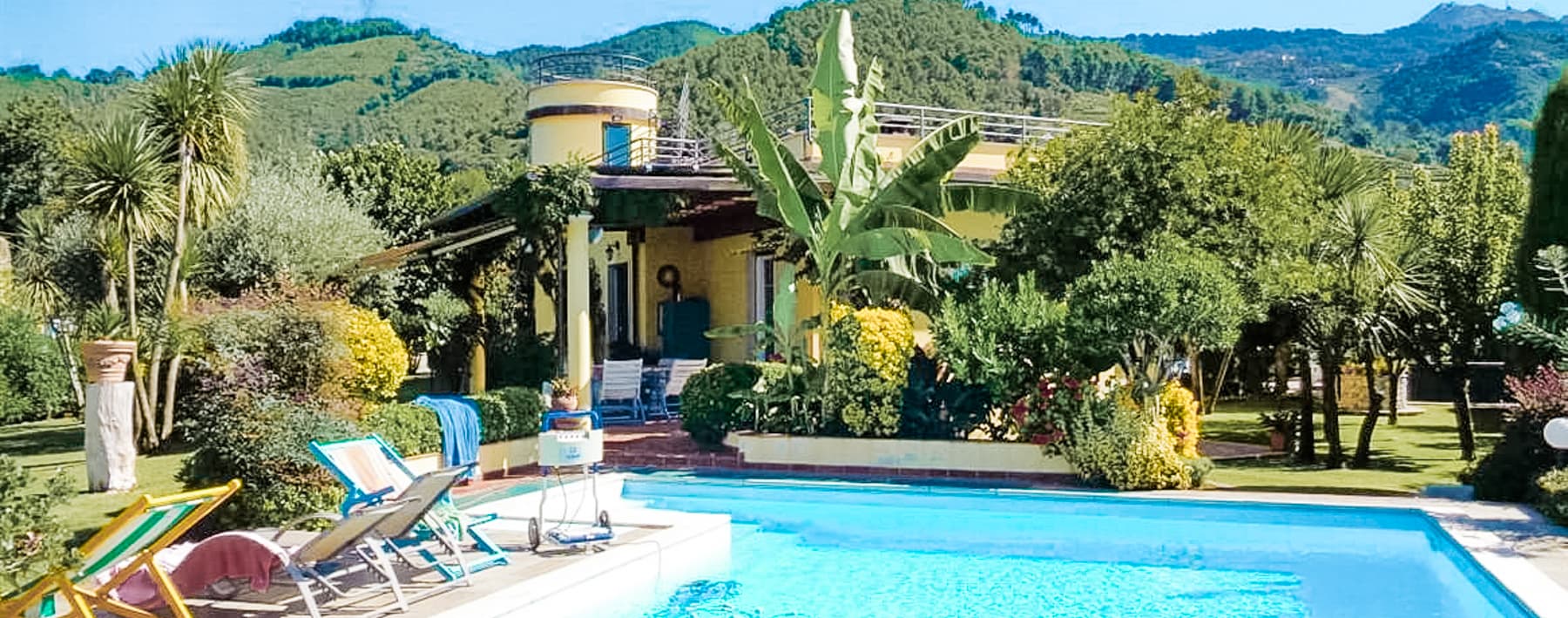 Villa esclusiva a Massa con giardino e vista mare