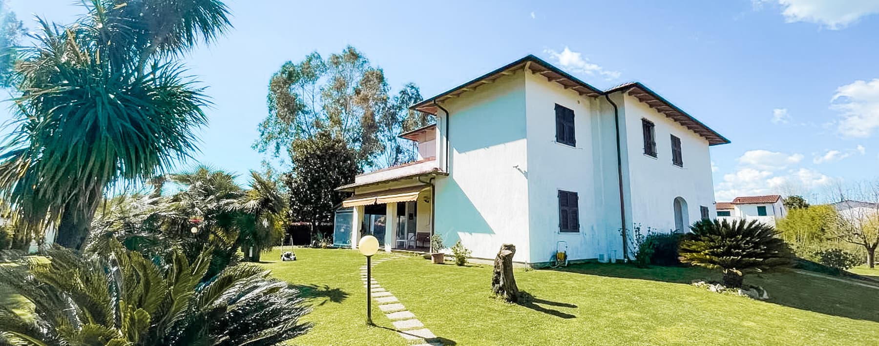 Villa spaziosa a Marina di Carrara, vicino al mare