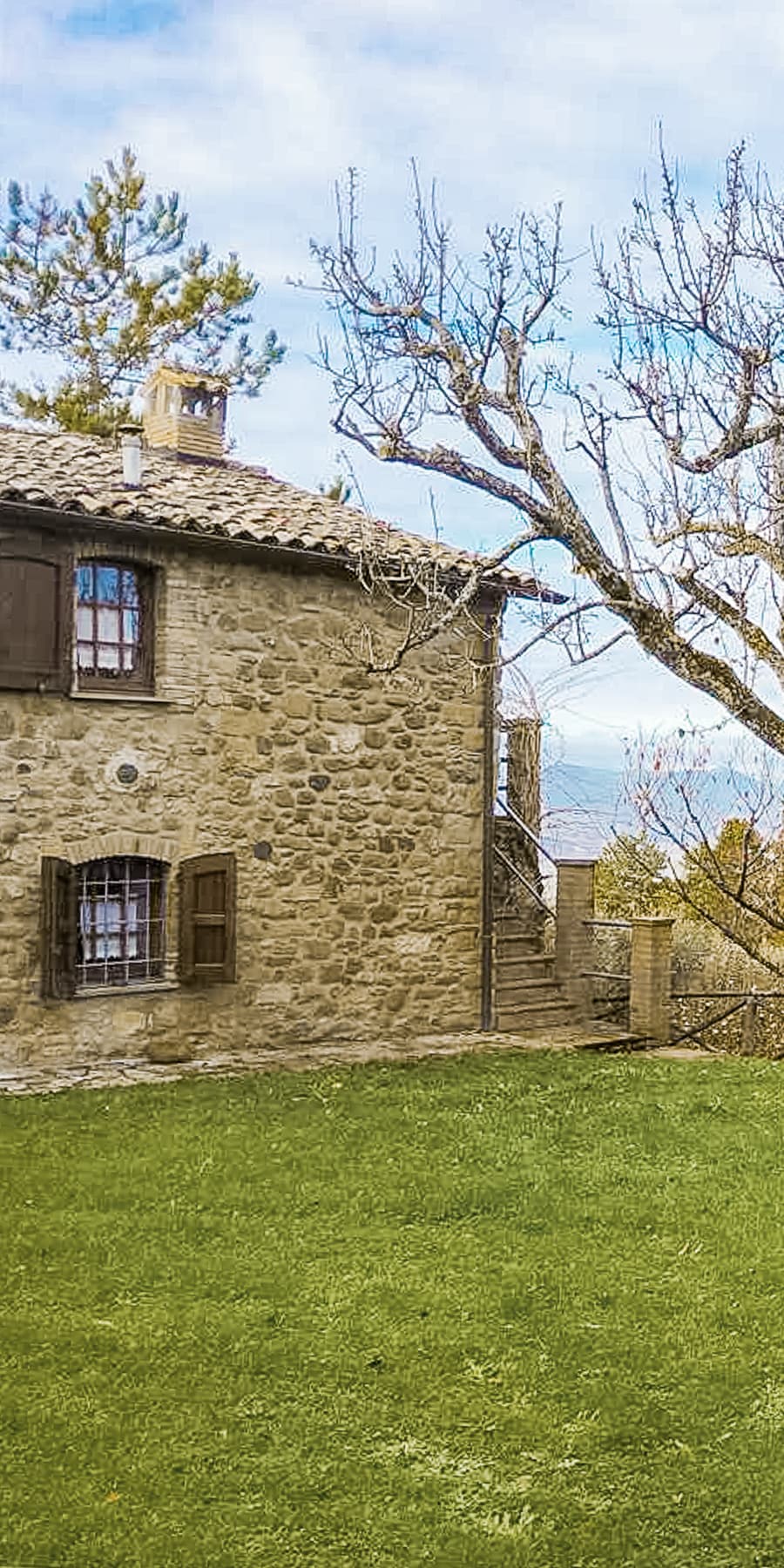 Casale panoramico con ampio giardino a Umbertide