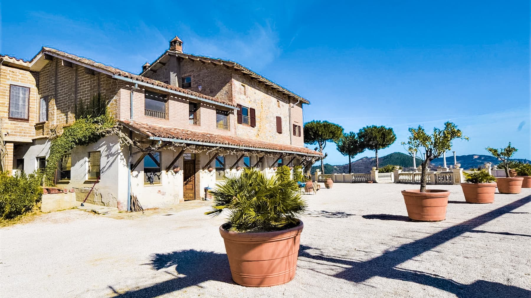 Tenuta in Montefortino, Marche Retreat