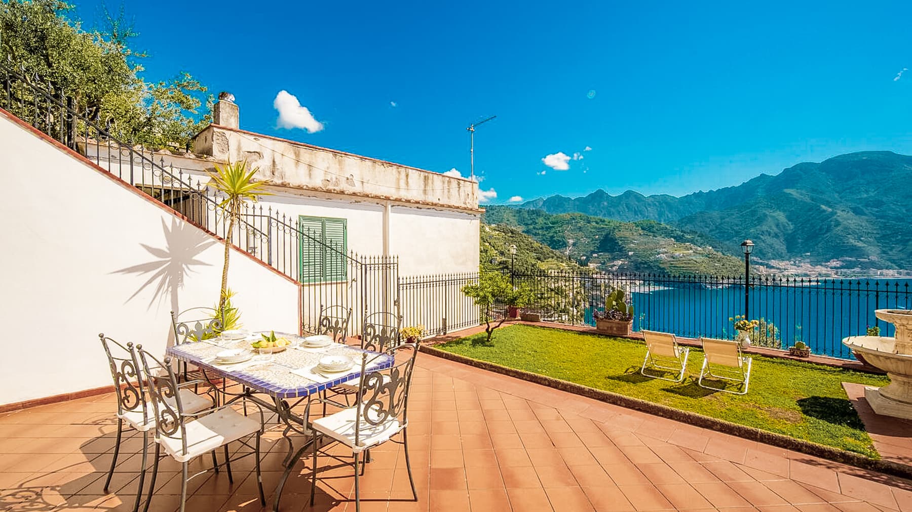 Elegant Villa Overlooking the Amalfi Coast, Campania
