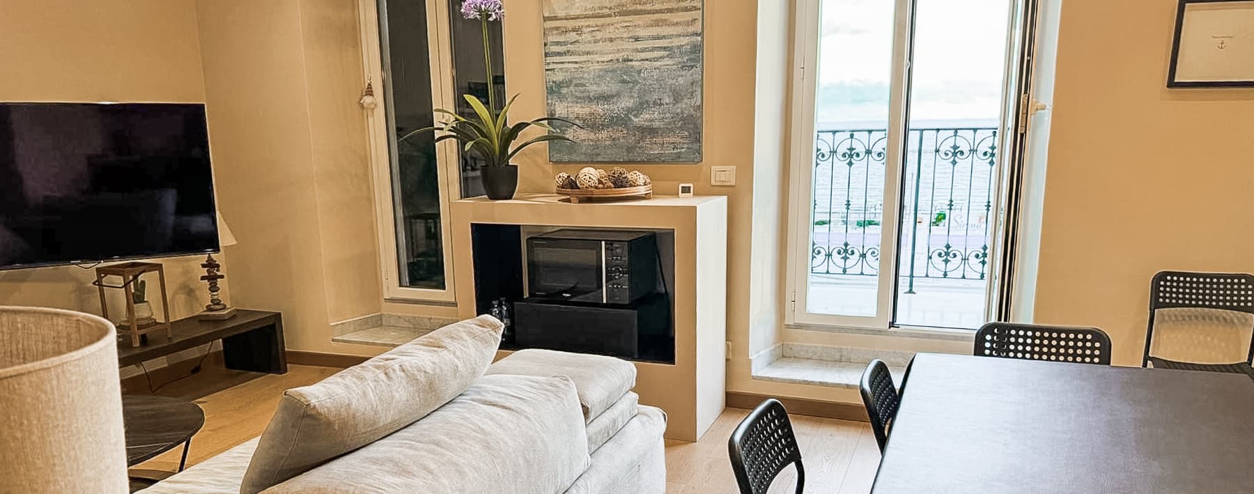 Appartamento fronte mare a Ospedaletti, ristrutturato