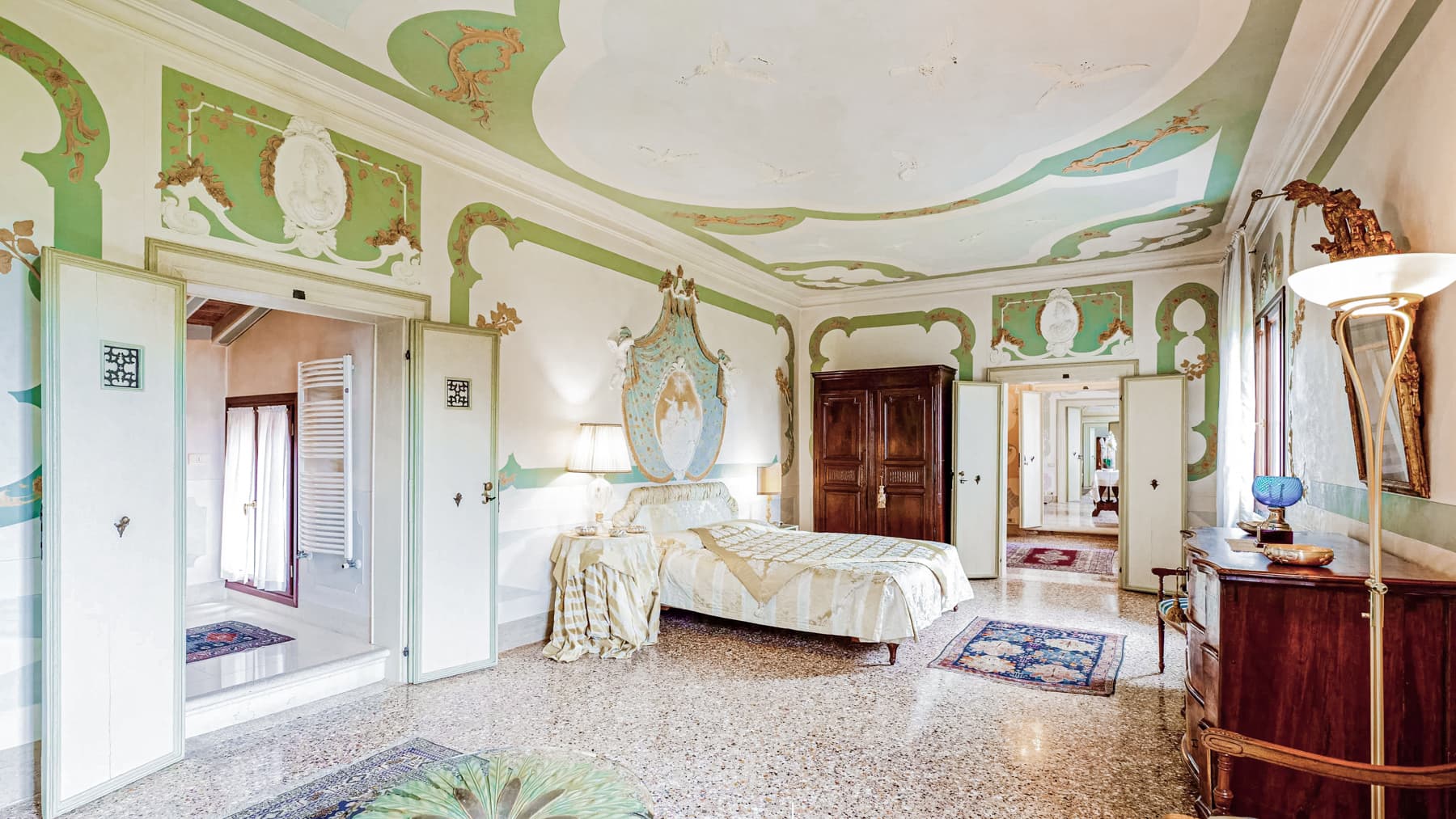 Elegant Flat in Historic Villa, Preganziol, Veneto