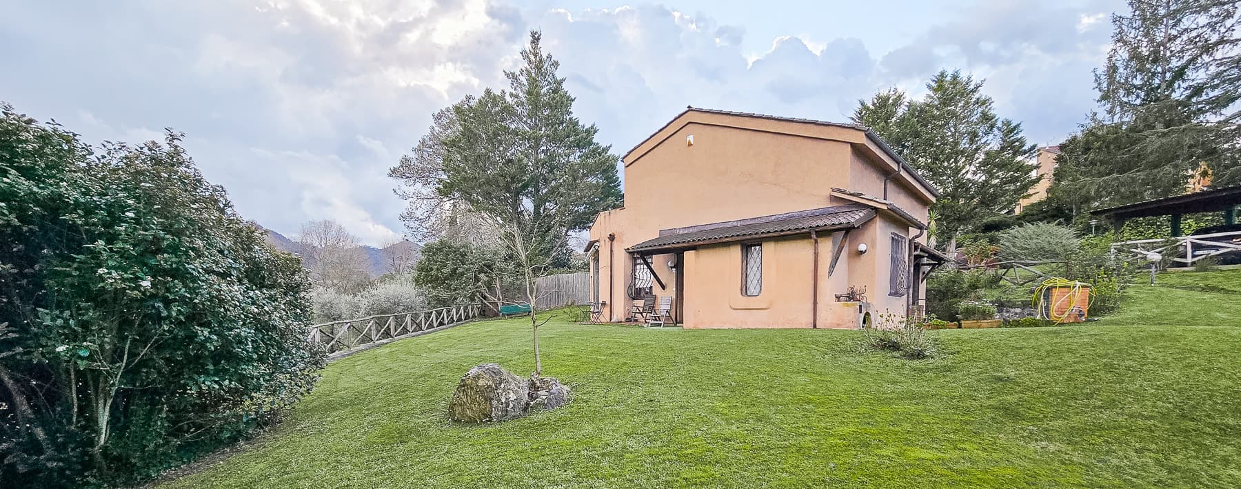 Villa esclusiva tra le colline di Garlenda, 355 mq