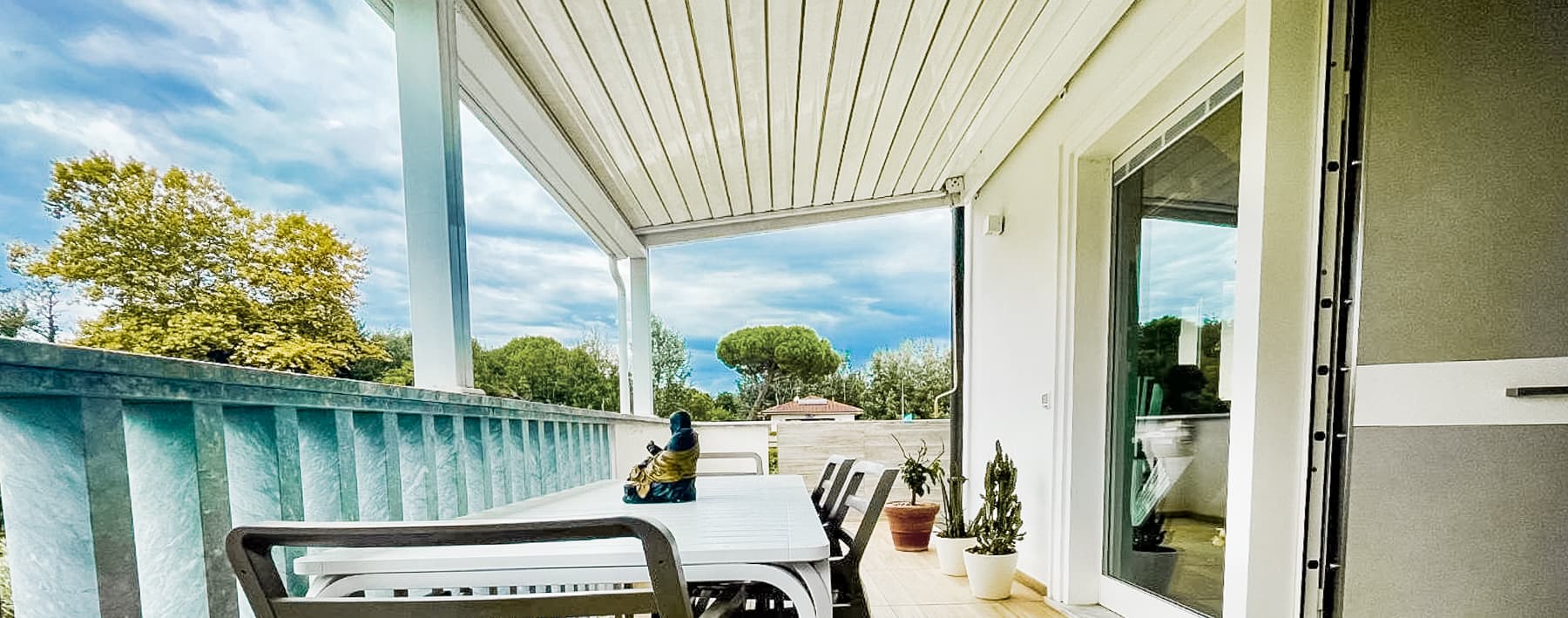 Villa moderna con terrazza a Montignoso, Toscana