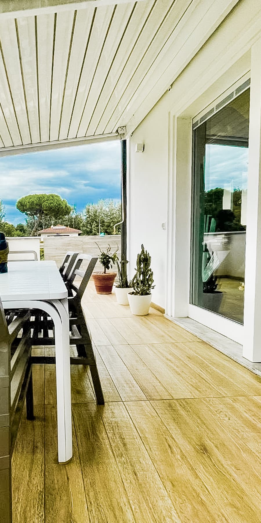 Villa moderna con terrazza a Montignoso, Toscana