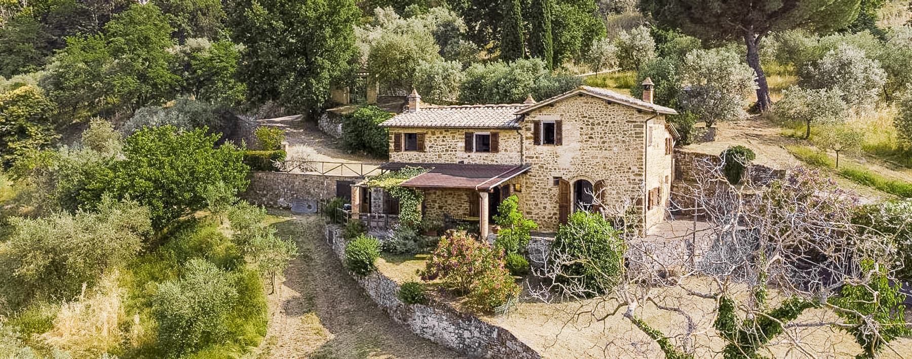Casale toscano a Montalcino, vista Val d'Orcia