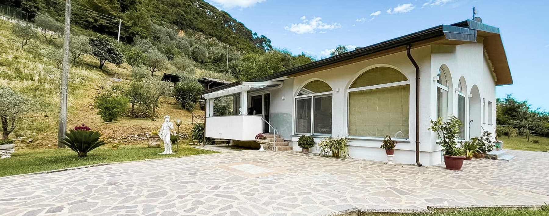 Villa singola ristrutturata a Massa in Toscana