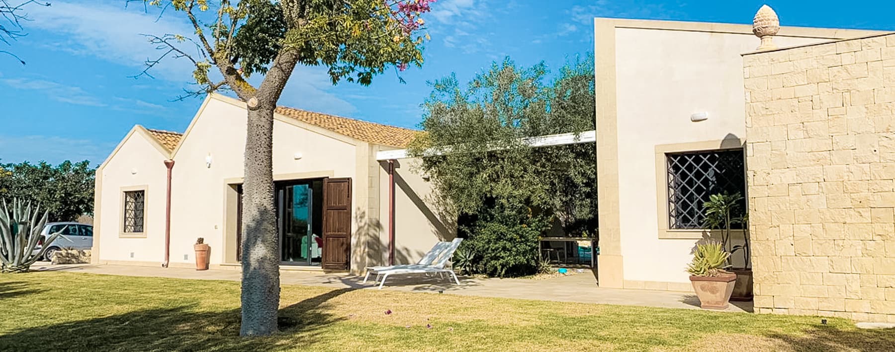 Villa con Uliveto e Piscina a Noto, Sicilia