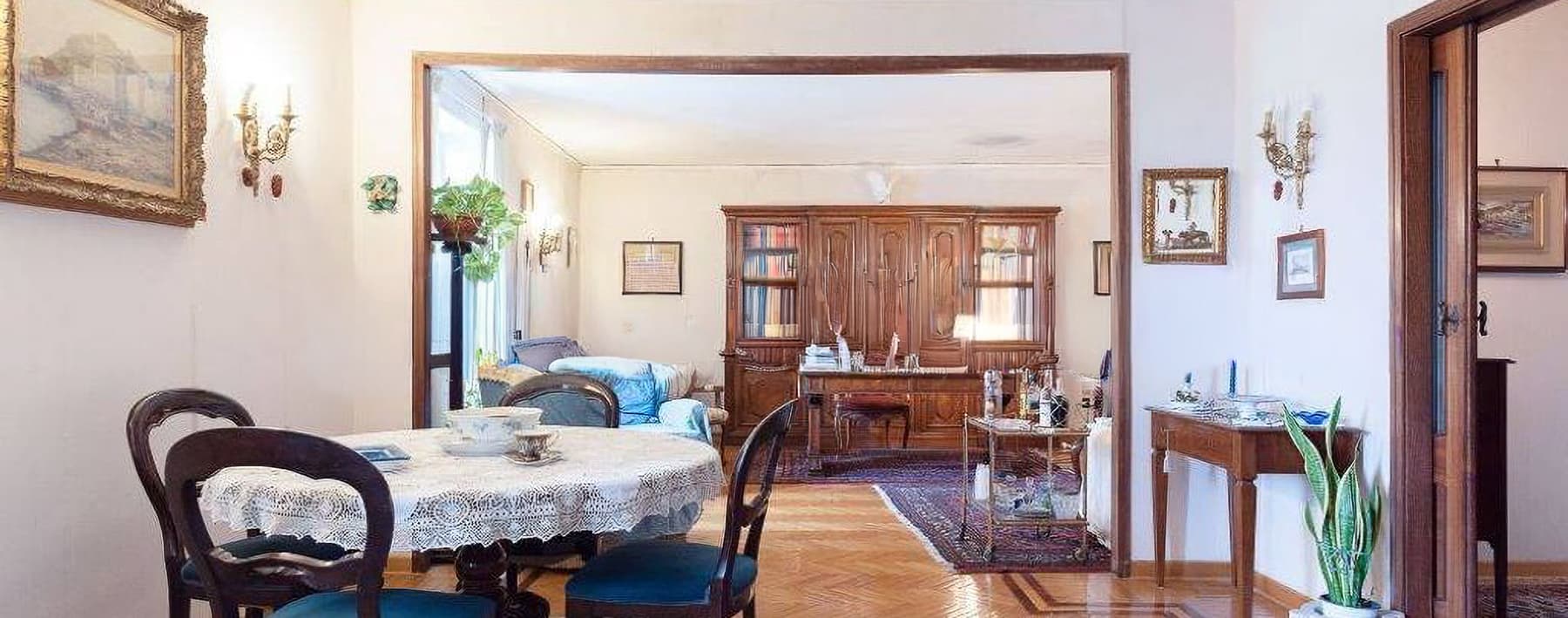 Penthouse in Vibrant Napoli, Campania