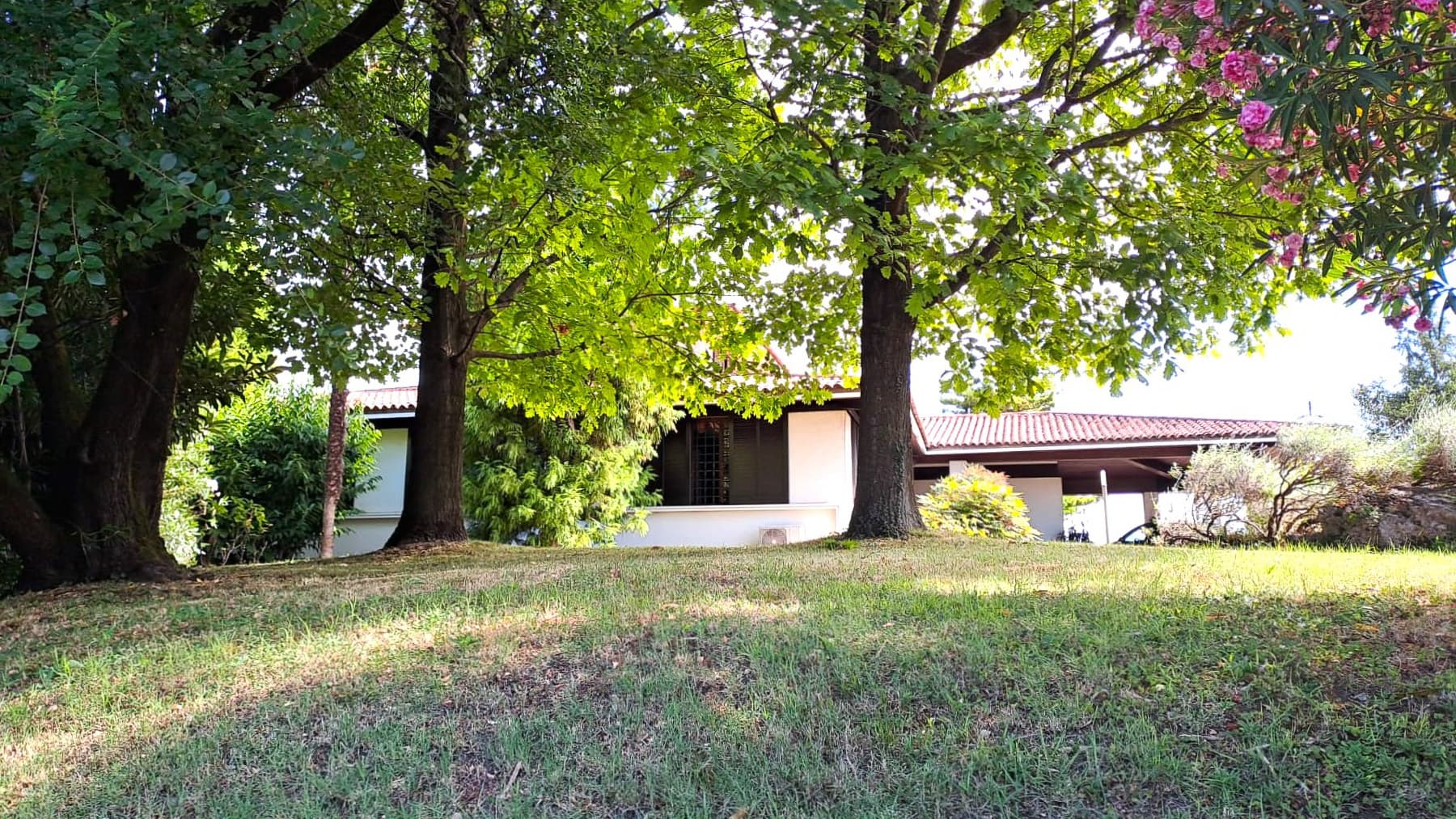 Villa panoramica con giardino a Montegalda