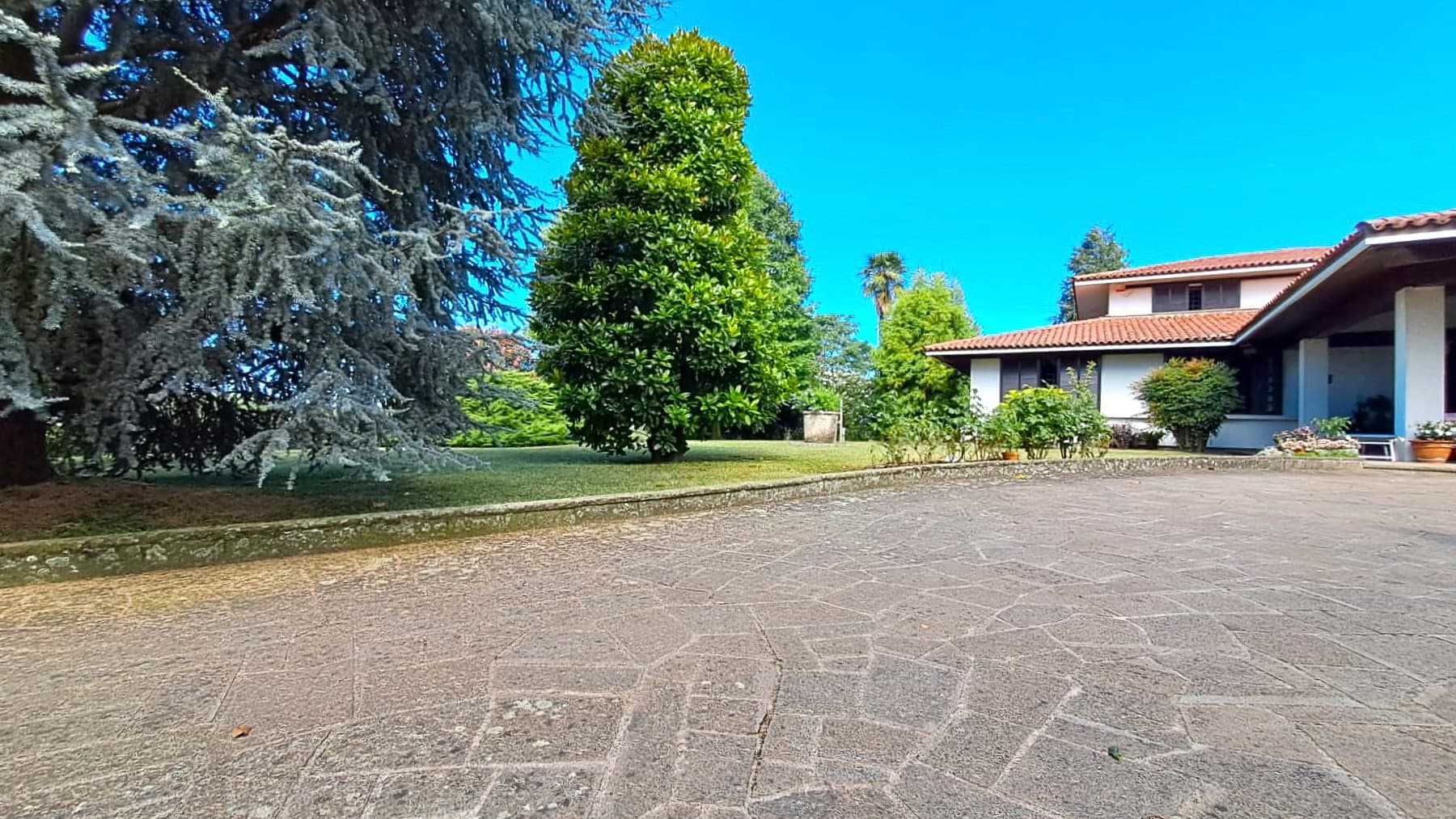 Villa panoramica con giardino a Montegalda
